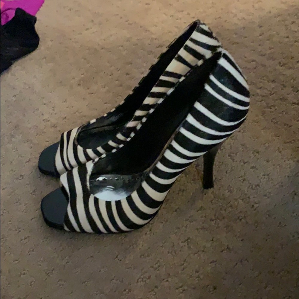 BCBG peep toe heels